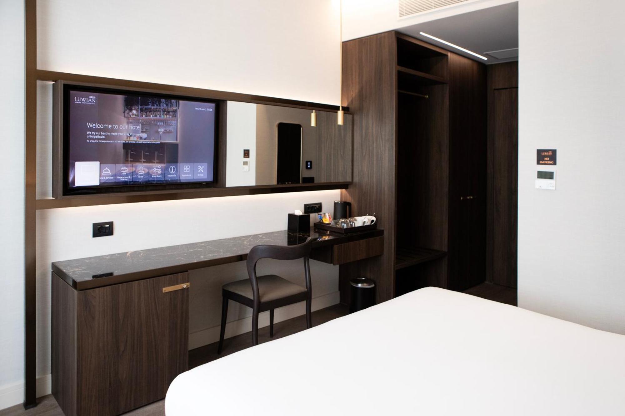 Luwian Athens Boutique Hotel Atenas Exterior foto